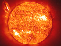 Слънцето, от което зависи изцяло биологичния живот на Земята, е